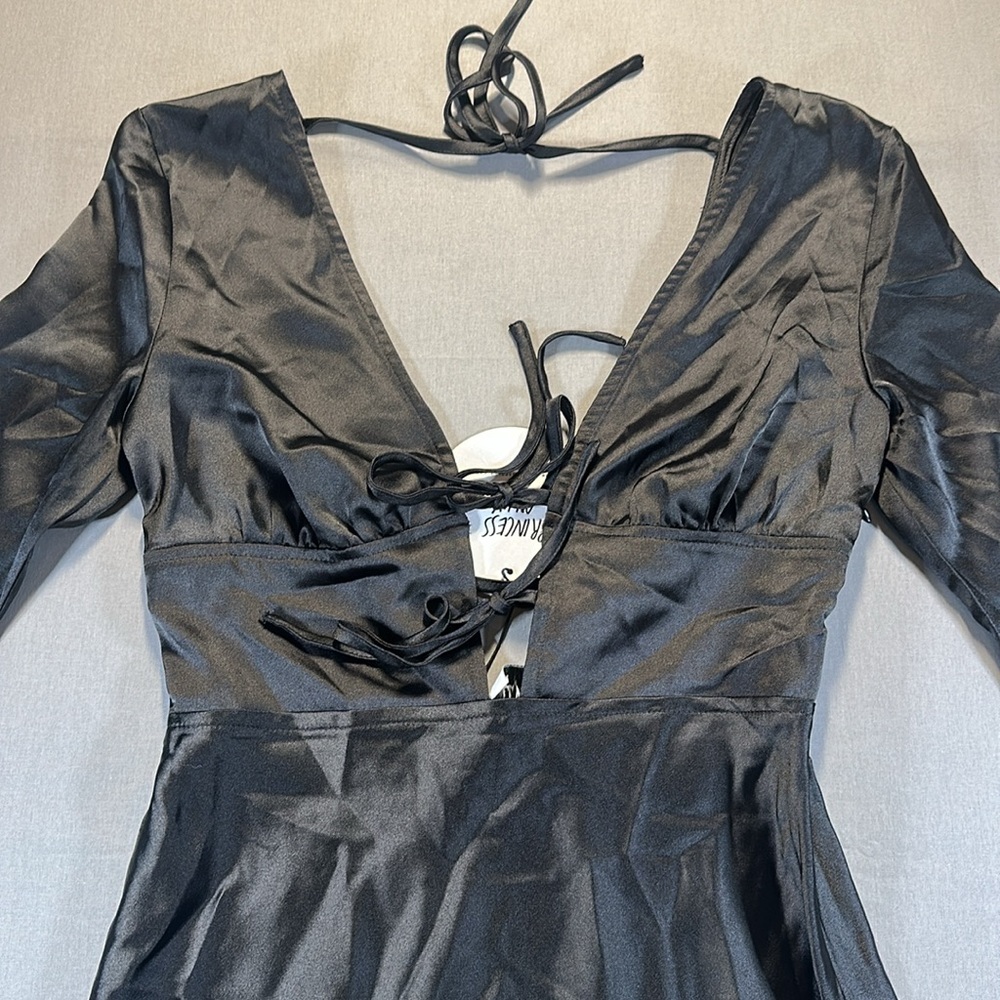 NWT Princess Polly Tashey Bias Cut Maxi Dress, Long Sleeve, Deep V, Black - US 4 - Picture 15 of 16